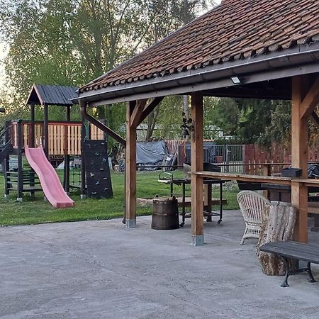 Gosciniec Twoje Mazury Nad Jeziorem Sniardwy Tuz Obok Plazy Нове-Ґути Екстер'єр фото