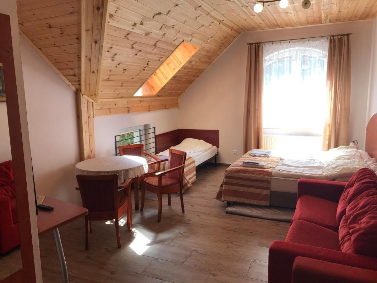 Gosciniec Twoje Mazury Nad Jeziorem Sniardwy Tuz Obok Plazy Нове-Ґути Екстер'єр фото