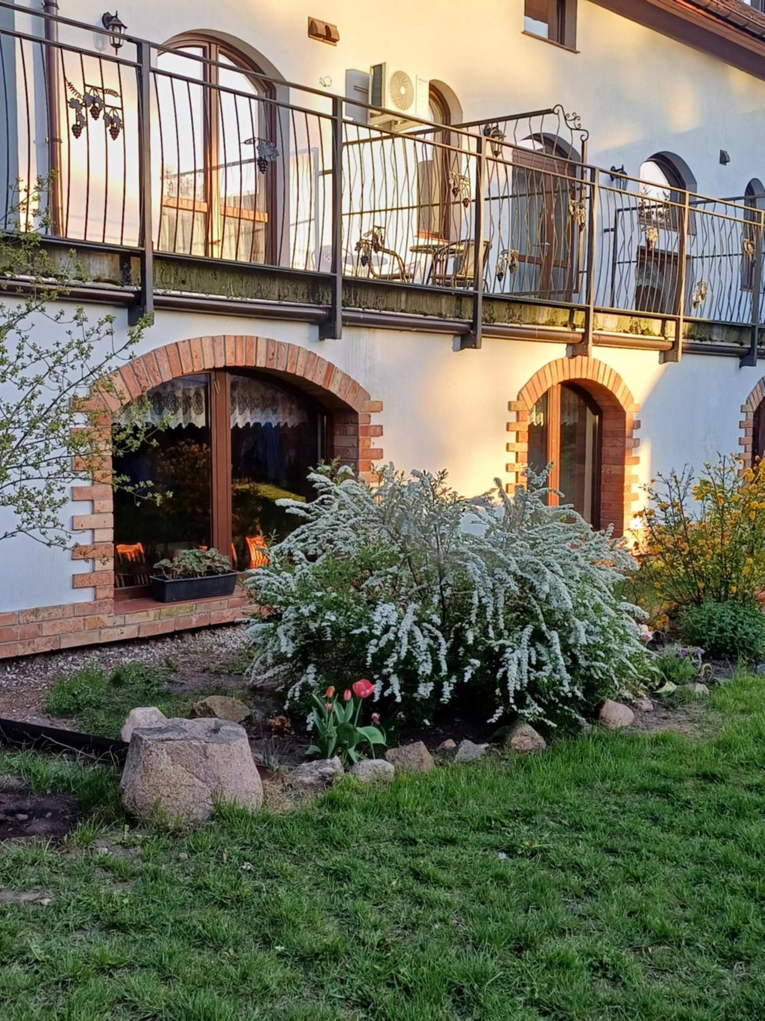 Gosciniec Twoje Mazury Nad Jeziorem Sniardwy Tuz Obok Plazy Нове-Ґути Екстер'єр фото